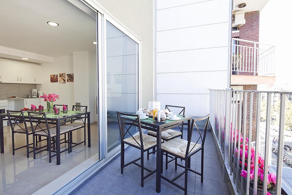 Apartment Charmsuites Paralel
