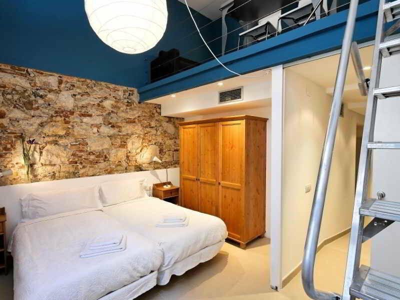 Inside Sants