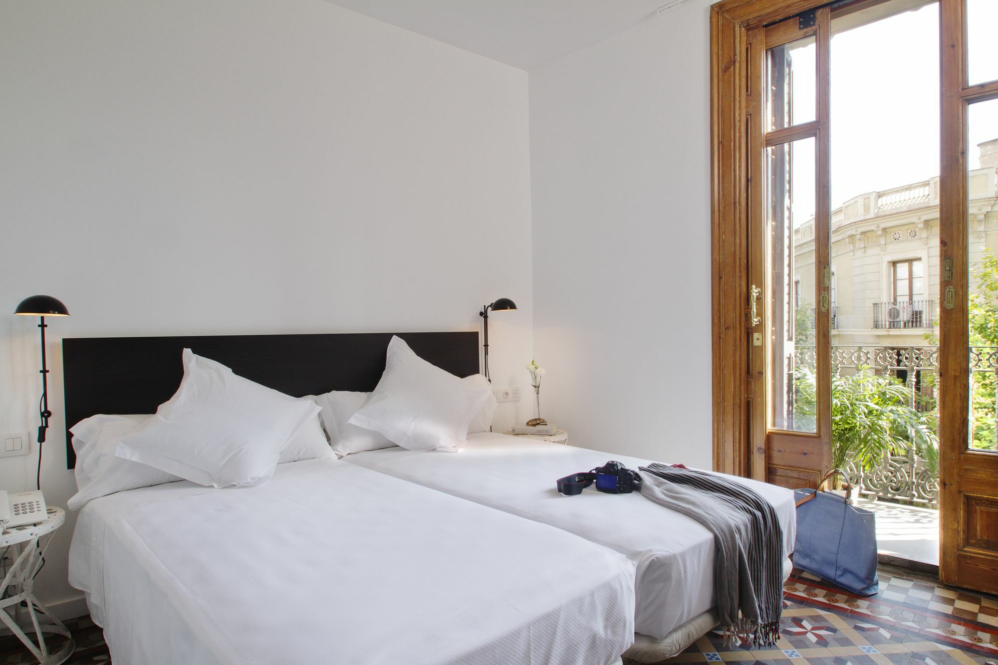 Guest house Som Nit Triomf 3*