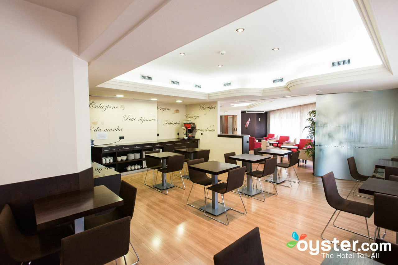 Hotel Acta Antibes 2*