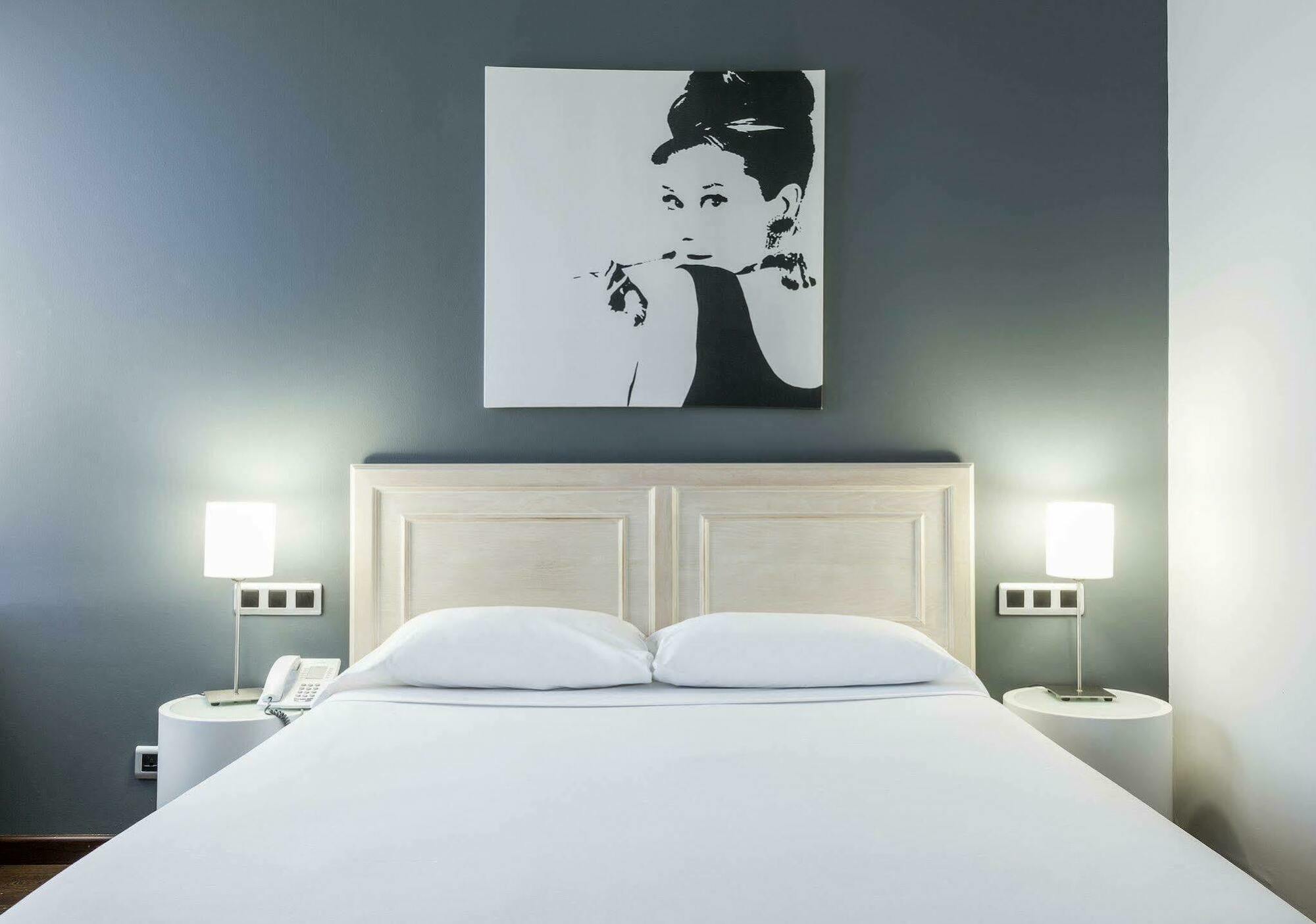 Hotel Ilunion Bel-art 4*