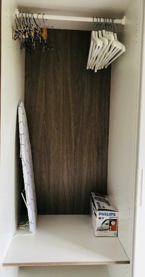 8 Min Walk To The & 10 Min Walk To Convention Centre ! Apartamento *