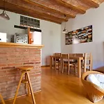La Casa De Laura Nisia B&B