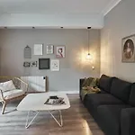 Magnificent 4 Bedroom Apartment In Eixample