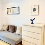 Nice Apartment Near Barcelona Center