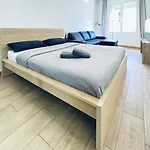 FREEPARKING LOFTS BCN FIRA SANTS CAMP NOU A-plus