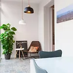 Perfectly Located 4Bed 4Bath Apartment In Barcelona 1 2