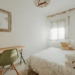 Charming Rooms In Shared Apartment Near Camp Nou