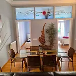 Luxury Central Apartment