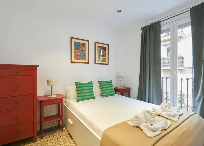 64 Apartment In A Typical Barcelona\'S Old Building