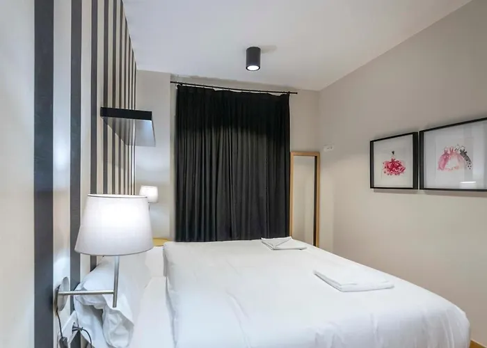2 Bedroom With Balcony In Eixample 4-2