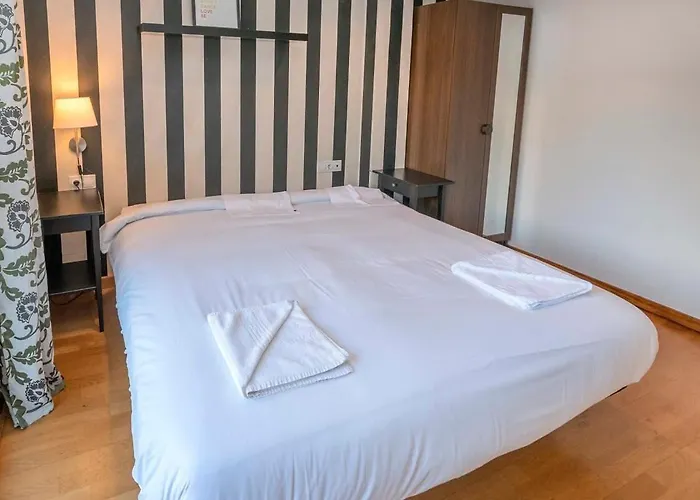 Modern And Bright Apartment In Eixample 3-1