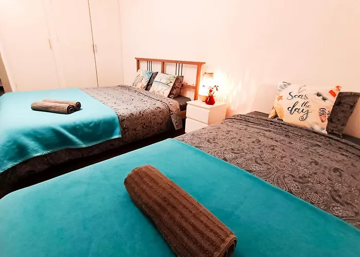 By Plaza Real Budget Rooms