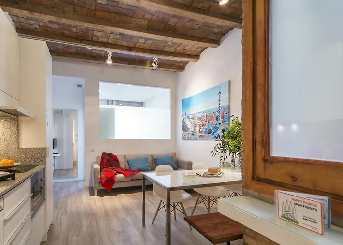 Happy People Sagrada Familia Apartments