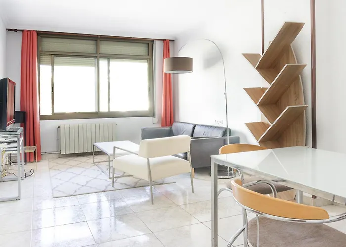 Charming Rooms In Shared Apartment Near Camp Nou