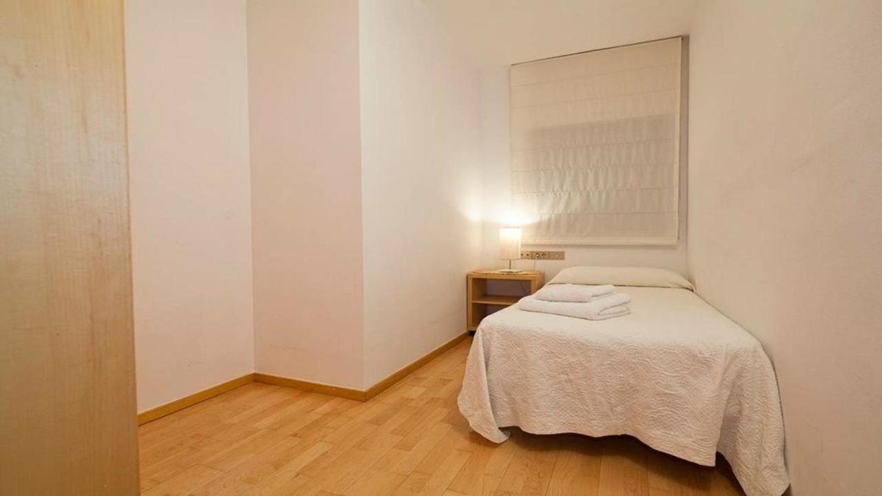 Apartamento Spacious In With Outdoor Terrace Barcelona