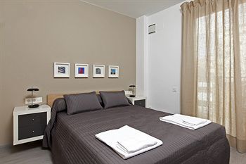 Bbarcelona Gaudi 4*