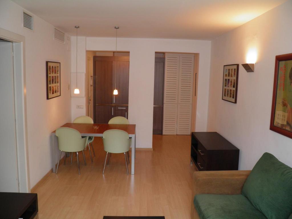 Sant Jordi Fontanella Apartment *