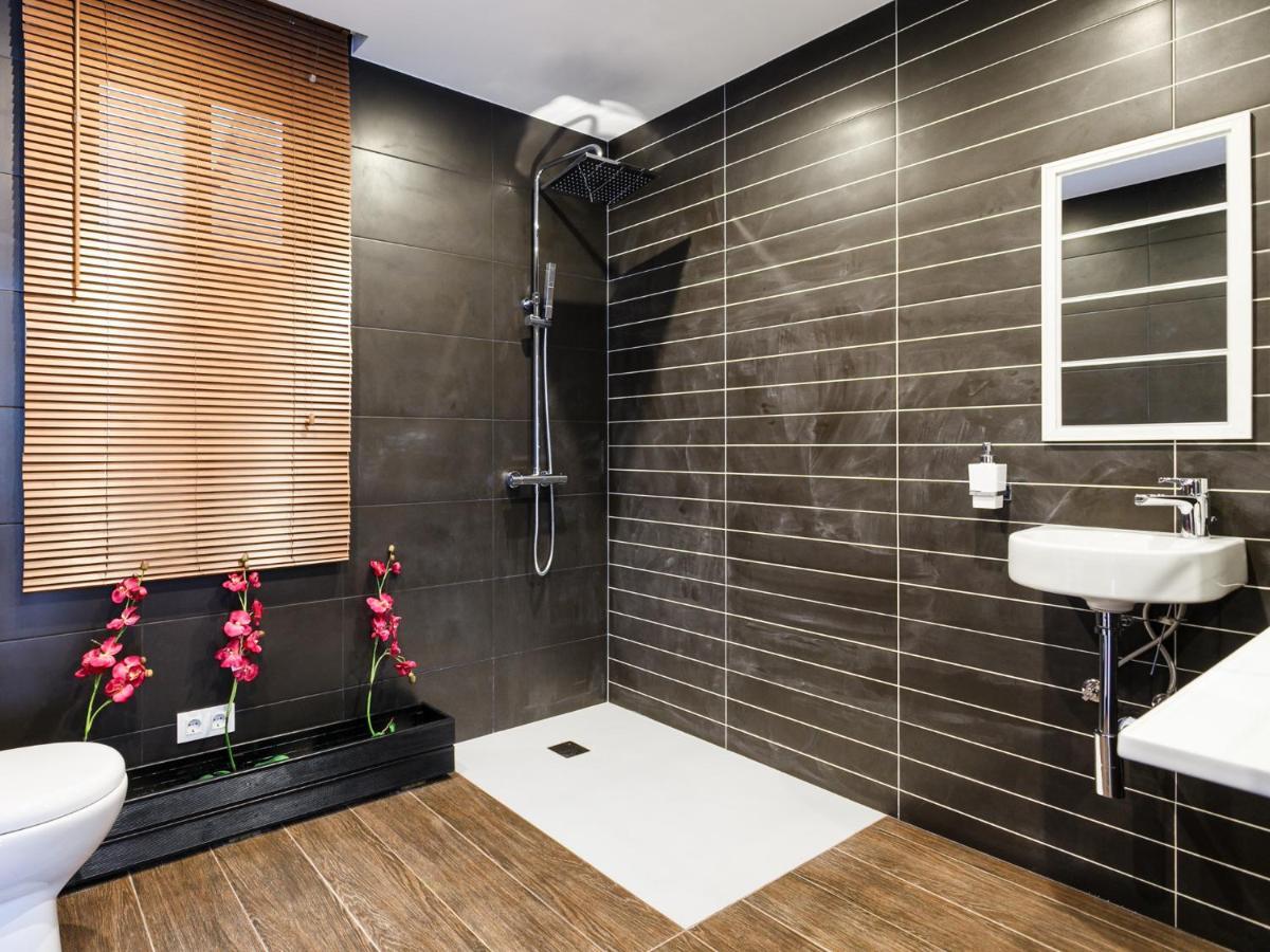 Beautiful In The Center Equipped For 7 Apartment *