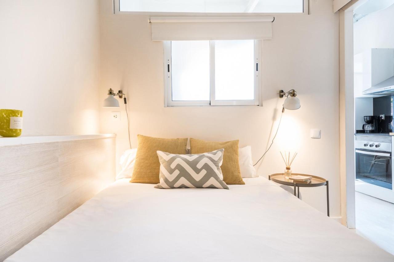 Apartment Cozy With Sunny Terrace In The Heart Of Gracia