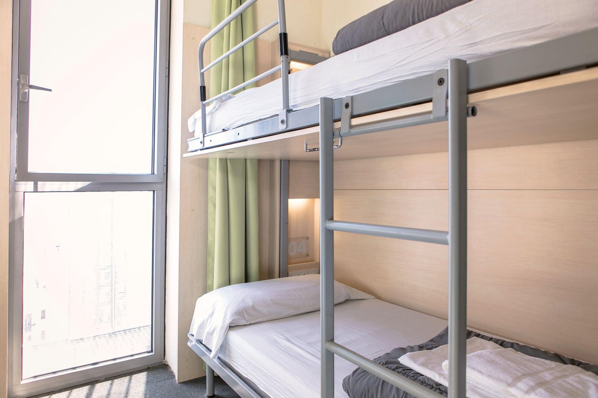 Urbany Hostel *