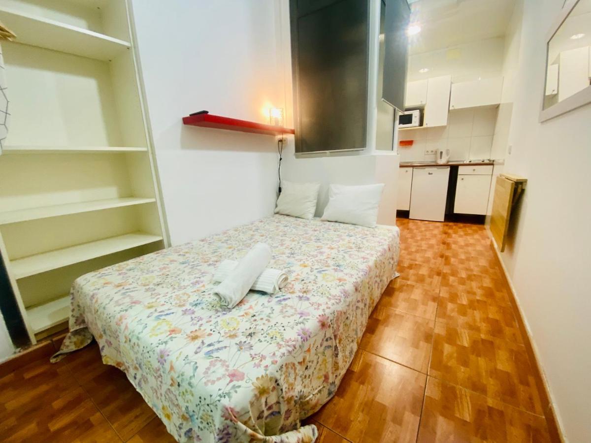 01 Apartamento 2 ,3 Apartamento *