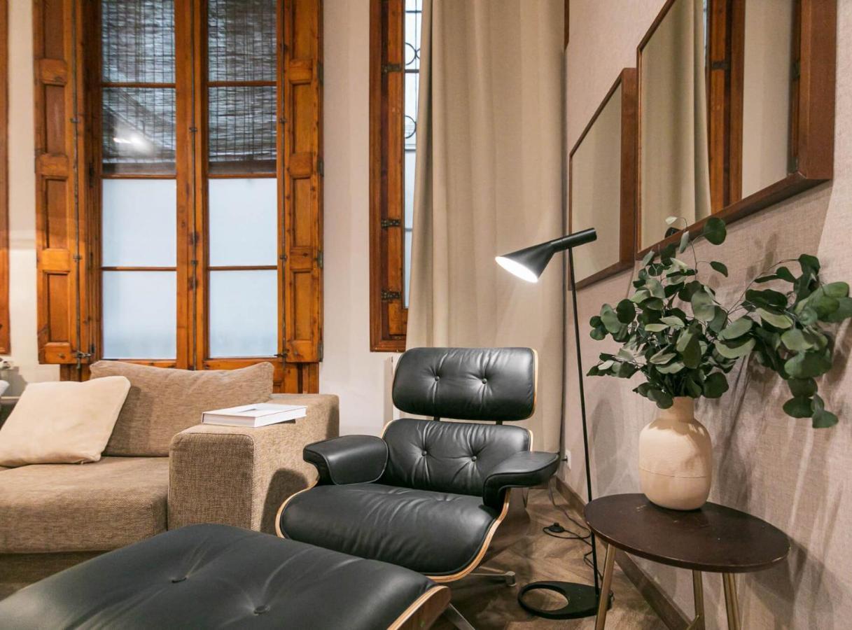 Apartment Avinyo 2 Gotic - Spacious Loft In Gothic Quarter! *