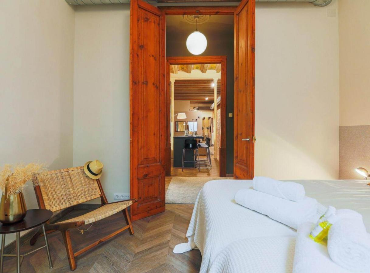 Apartment Avinyo 2 Gotic - Spacious Loft In Gothic Quarter!