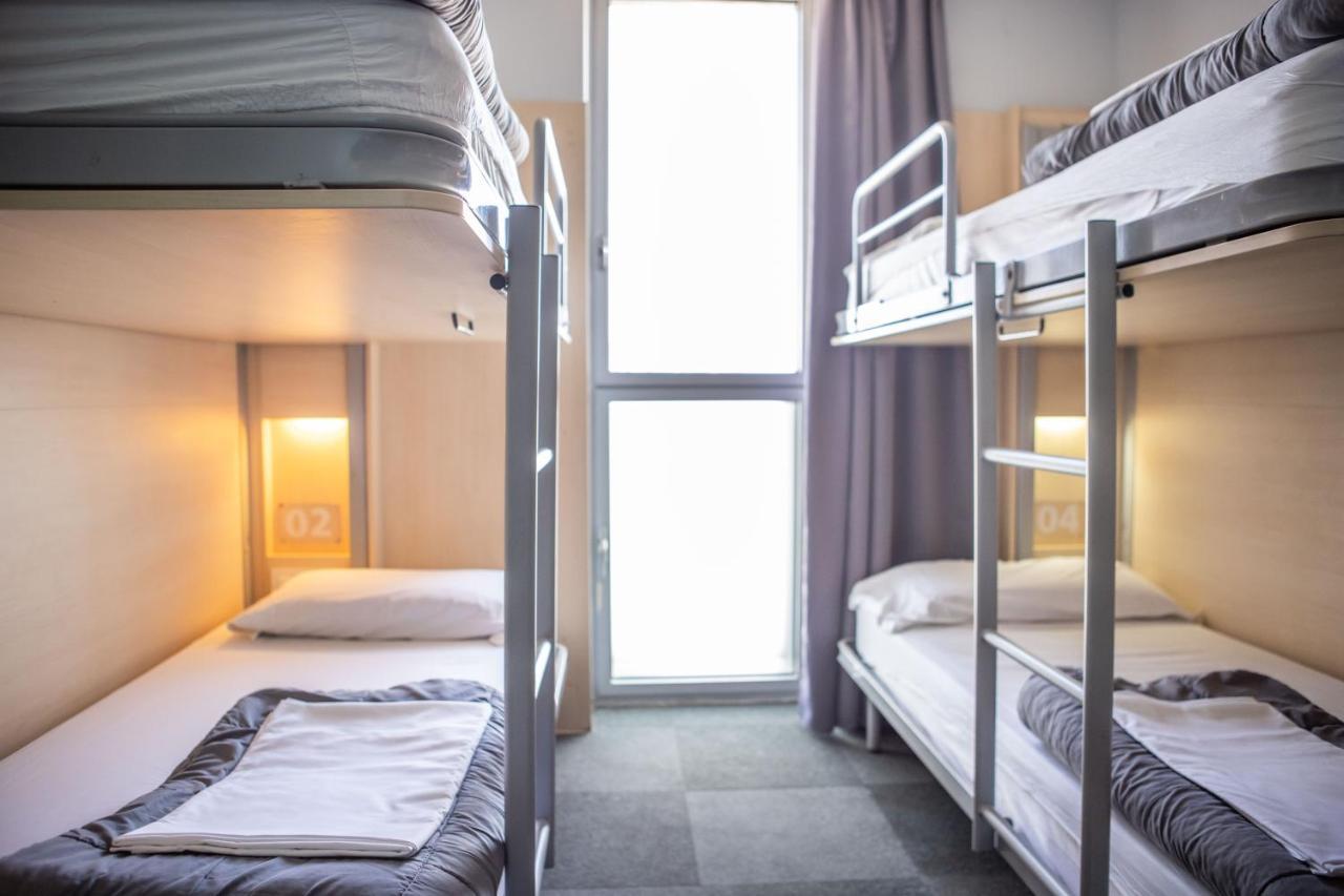 Urbany Hostel *