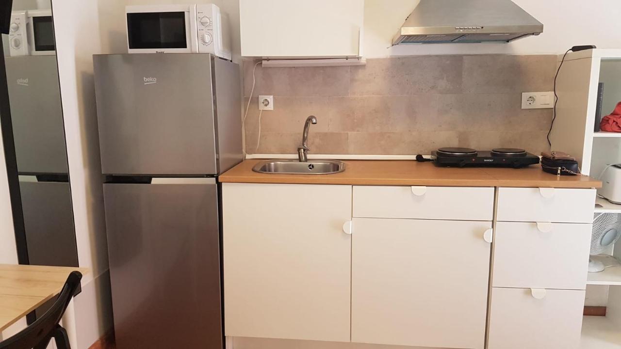 With Bathroom, Refrigerator And Microwave Apartamento *