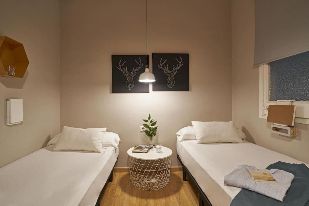Magnificent 4 Bedroom In Eixample Apartment Barcelona