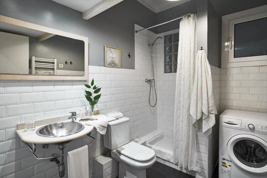 Magnificent 4 Bedroom In Eixample Apartment Barcelona