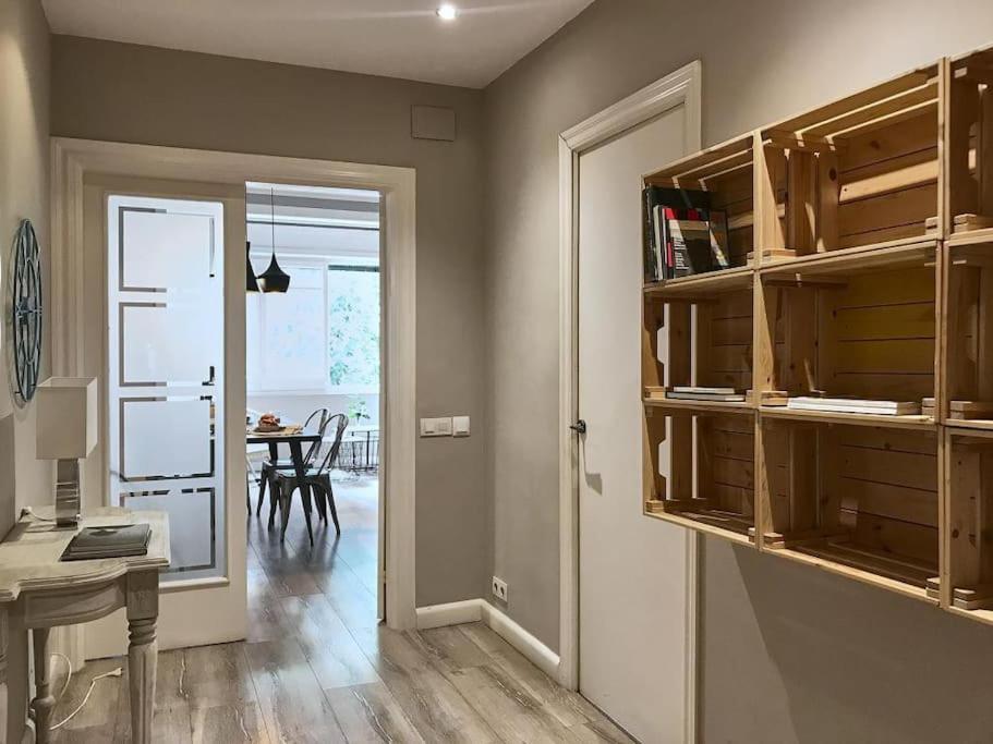 Magnificent 4 Bedroom In Eixample Apartment *