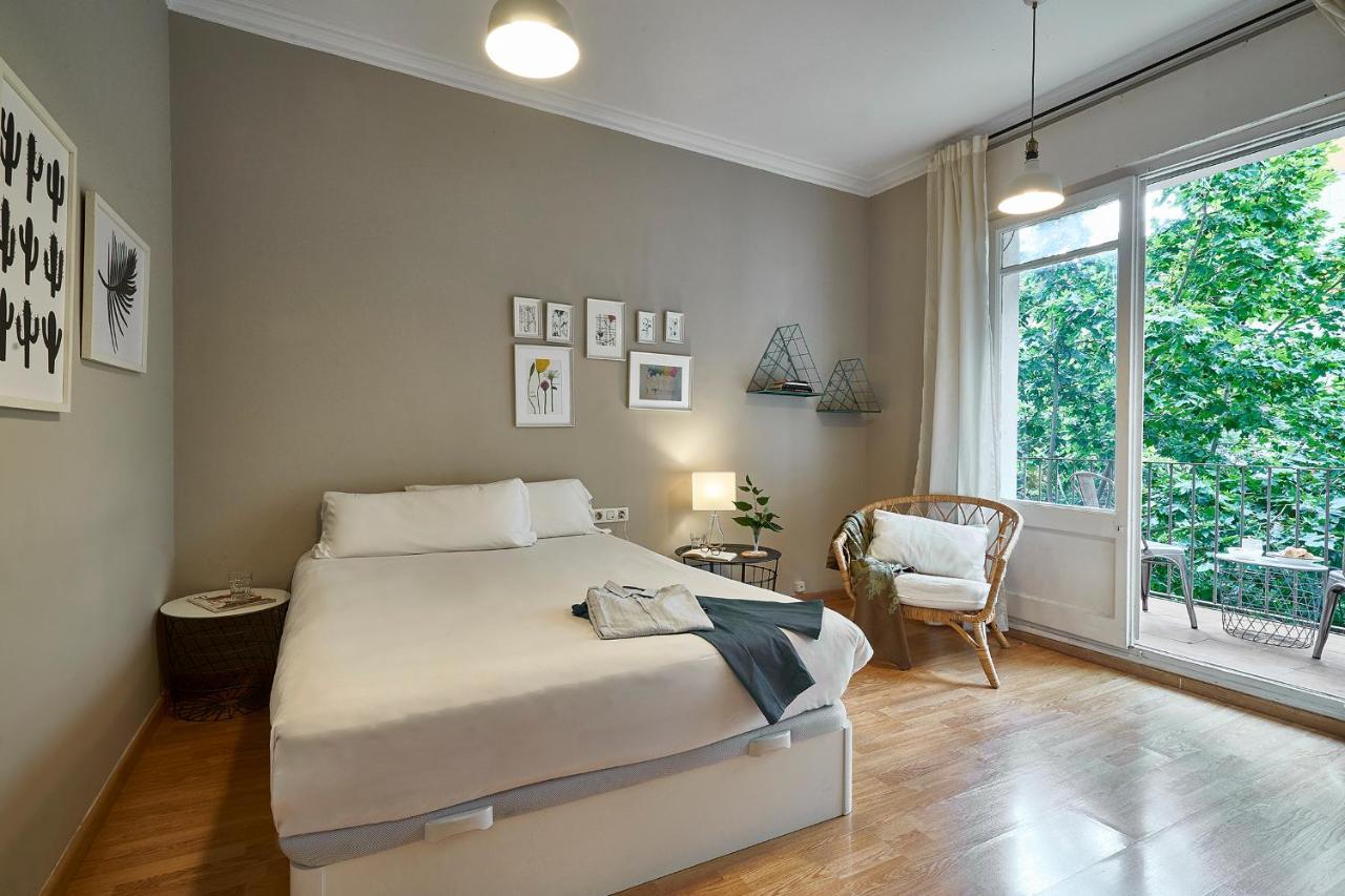 Magnificent 4 Bedroom In Eixample Apartment Barcelona