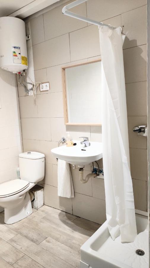 With Bathroom, Refrigerator And Microwave * Barcelona