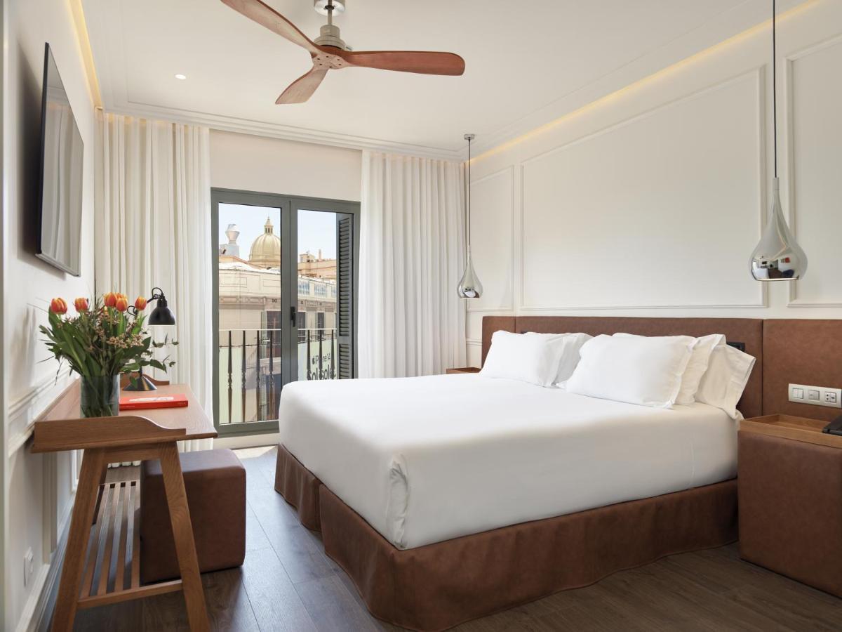 Hotel H10 Universitat 4*