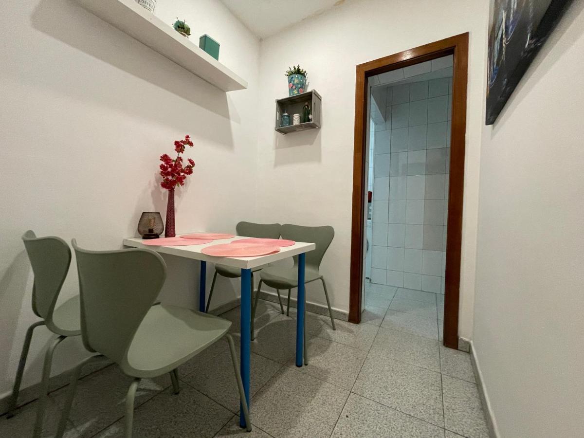 Plaza Universidad Hostal *