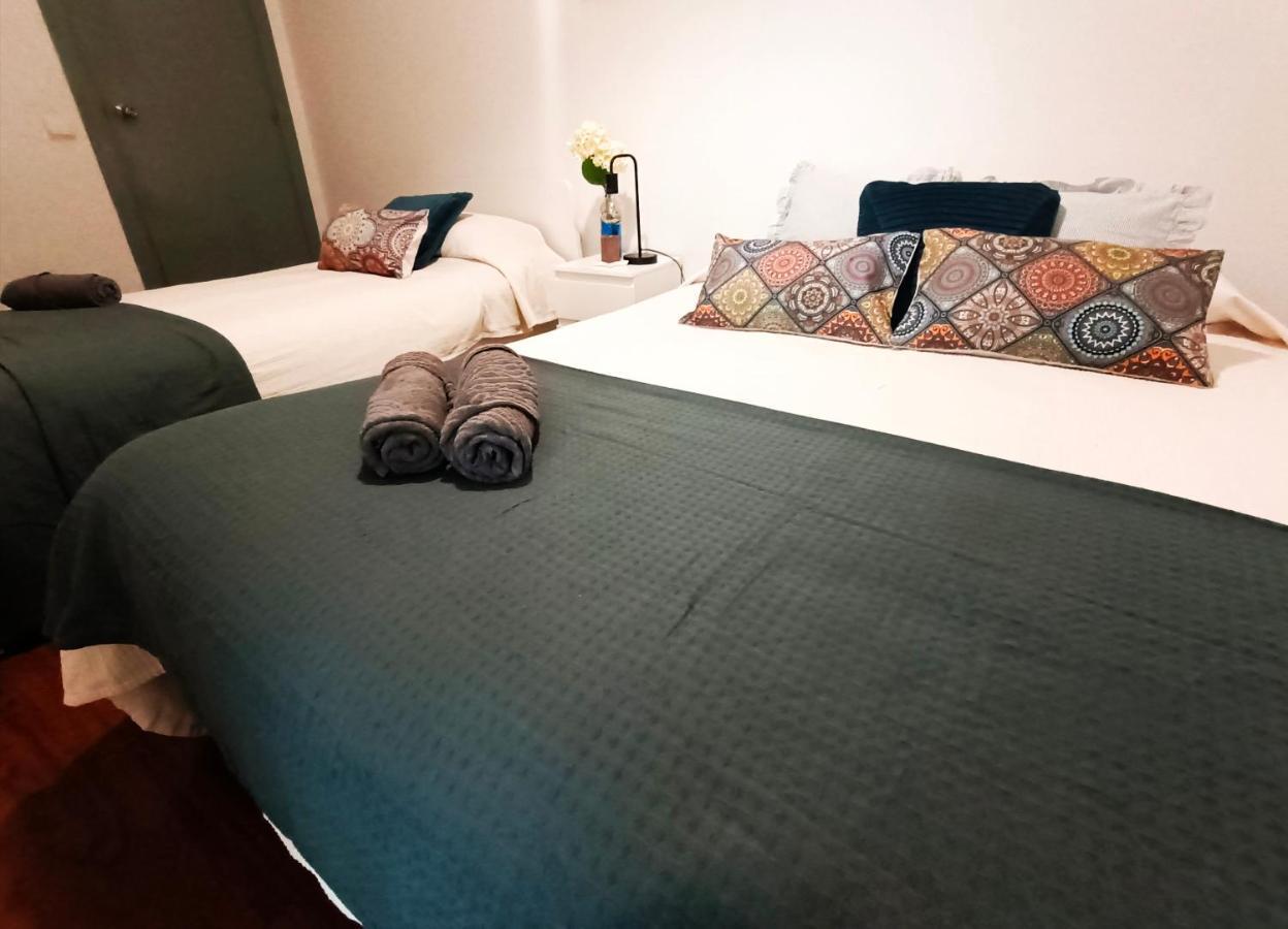 By Plaza Real Budget Hostel