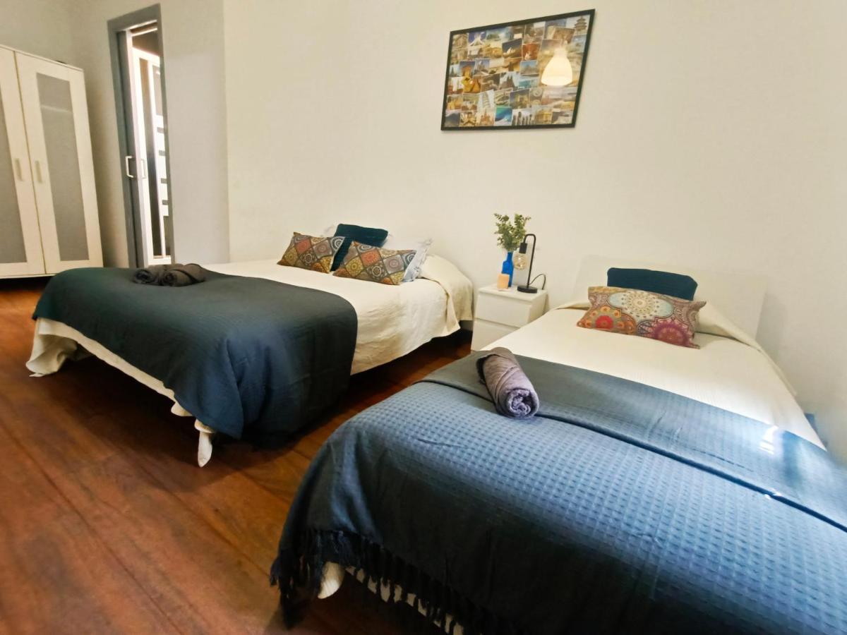 By Plaza Real Budget Hostel
