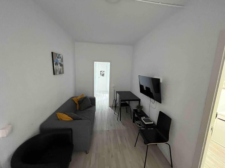 Apartment Confortable In The Heart Of Raval
