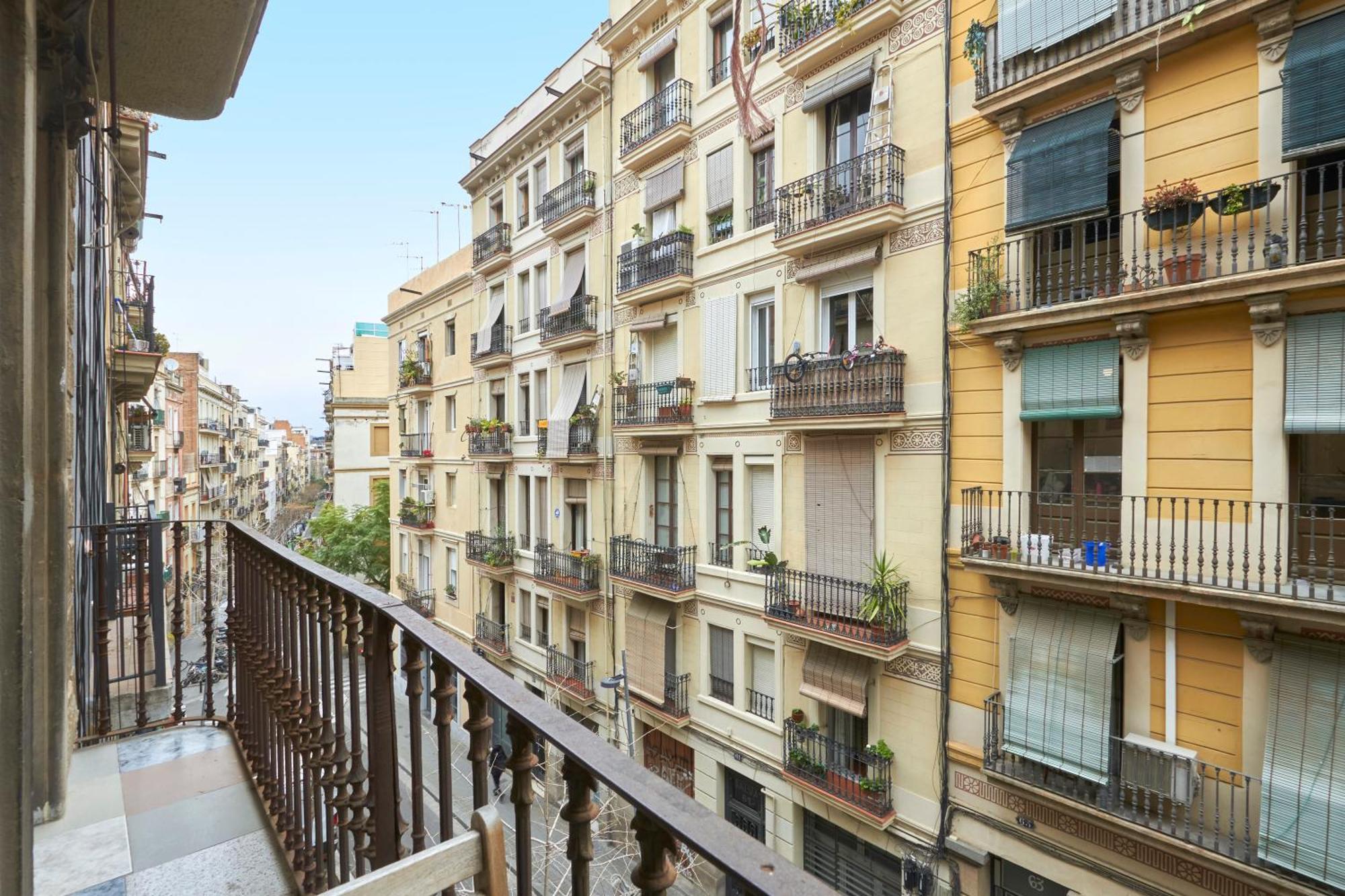 64 In A Typical Barcelona's Old Building Apartment Barcelona