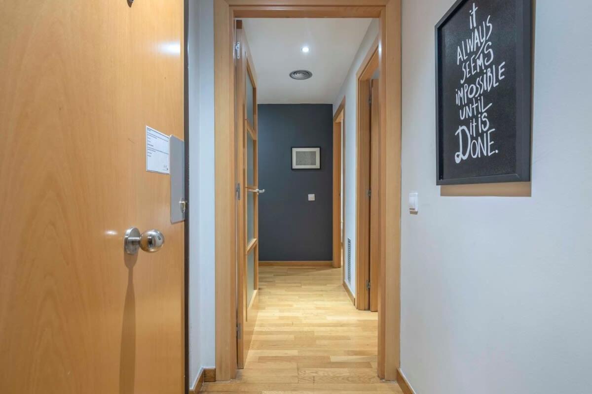 2 Bedroom With Balcony In Eixample 4-2 * Barcelona