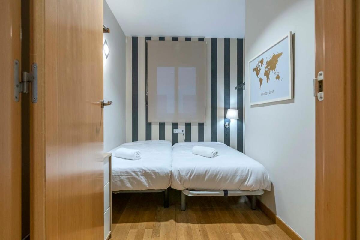 Apartment 2 Bedroom With Balcony In Eixample 4-2 *