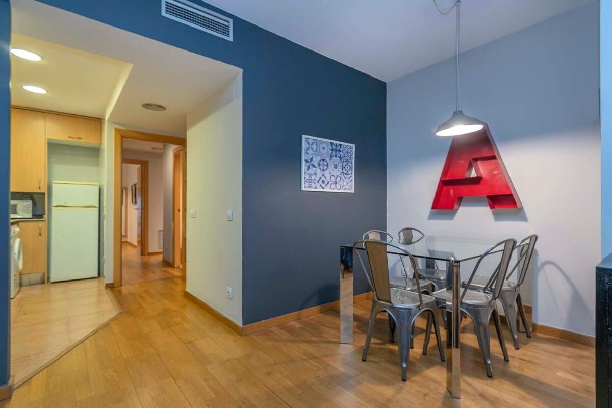 2 Bedroom With Balcony In Eixample 4-2 Apartment