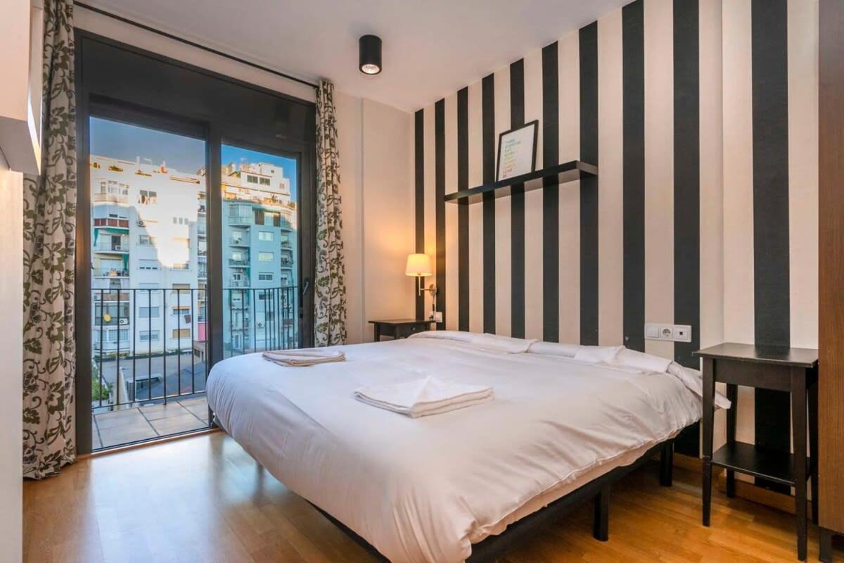 Modern And Bright In Eixample 3-1