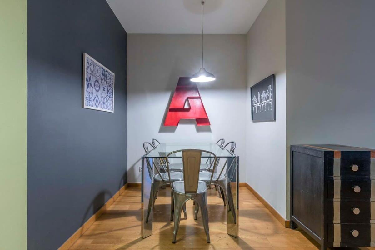 Apartment 2 Bedroom With Balcony In Eixample 4-2 Barcelona