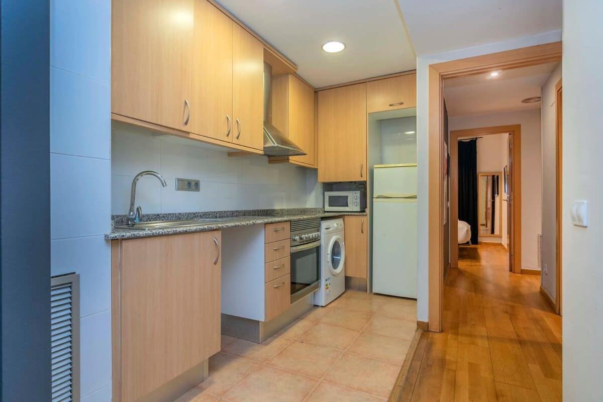 Apartment 2 Bedroom With Balcony In Eixample 4-2 *
