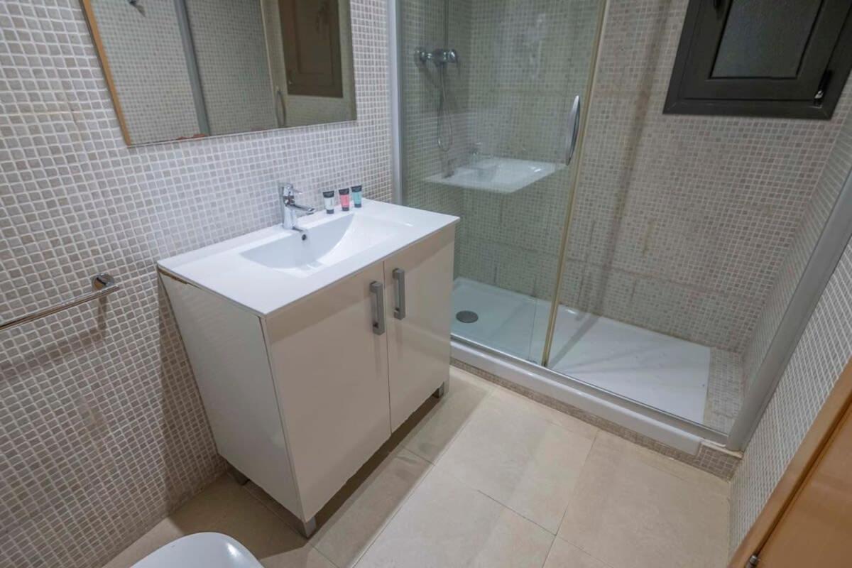 2 Bedroom With Balcony In Eixample 4-2 Apartment Barcelona
