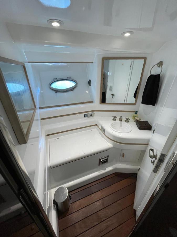 Botel Yate Stv *