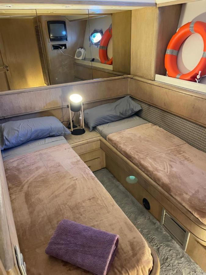 Botel Yate Stv Barcelona